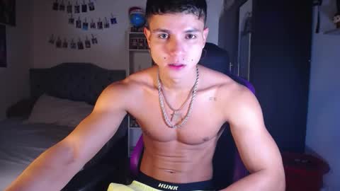 Snapshot of saulomiralles chatting on 01-11-26, 04:12 Saulo online show from 01-11-26, 04:12