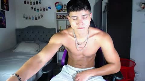 Snapshot of saulomiralles chatting on 03-13-26, 01:01 Saulo online show from 03-13-26, 01:01