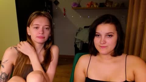 Snapshot of sav_anna chatting on 09-14-25, 09:58 LUNA and ANNA    online show from 09-14-25, 09:58