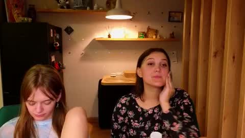 Snapshot of sav_anna chatting on 09-21-25, 06:20 LUNA and ANNA    online show from 09-21-25, 06:20