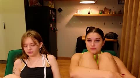 Snapshot of sav_anna chatting on 10-04-25, 01:31 LUNA and ANNA    online show from 10-04-25, 01:31