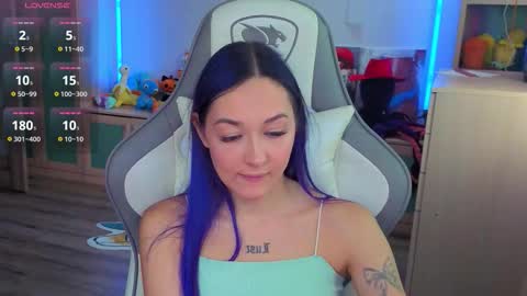 Ariel online show from 10-23-25, 03:28