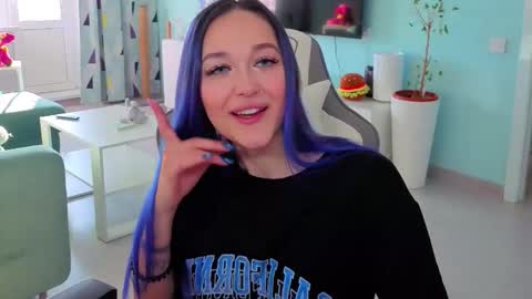 Ariel online show from 02-04-26, 04:40