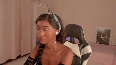 Savannahwildee online show from 12-10-24, 07:43