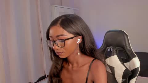 Savannahwildee online show from 12-19-24, 10:56