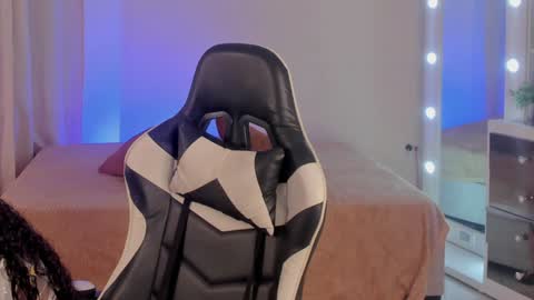 Savannahwildee online show from 01-14-25, 12:14