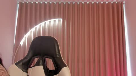 Savannahwildee online show from 10-08-25, 12:14