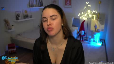 Naomi online show from 12-10-24, 07:43