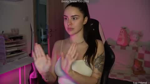 Naomi online show from 12-14-25, 07:40