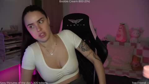 Naomi online show from 12-16-25, 07:41