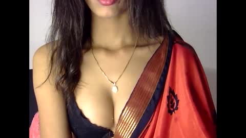 Snapshot of saxee_love chatting on 01-21-25, 03:32 saxee online show from 01-21-25, 03:32