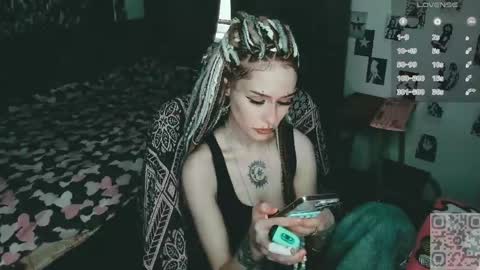 pronoun she. name Mary. age 21. online show from 06-01-26, 04:20