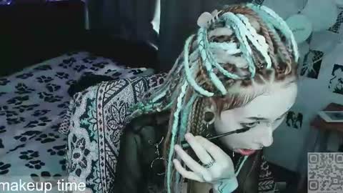 pronoun she. name Mary. age 21. online show from 06-10-26, 01:54