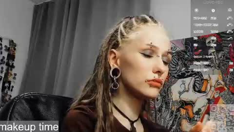 pronoun she. name Mary. age 21. online show from 07-13-26, 10:34