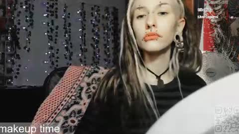 pronoun she. name Mary. age 21. online show from 07-14-26, 03:18