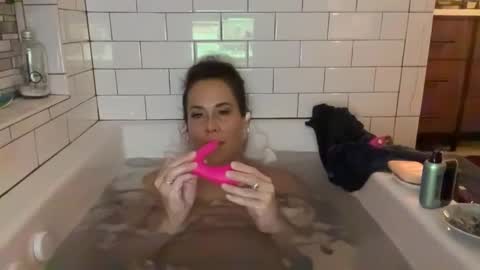 Good Girls Say Please...and Thank You online show from 01-20-25, 02:11