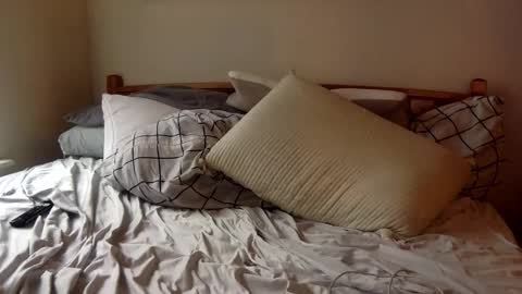 Snapshot of sbshowoff chatting on 02-11-26, 06:24 Stripper in Training online show from 02-11-26, 06:24