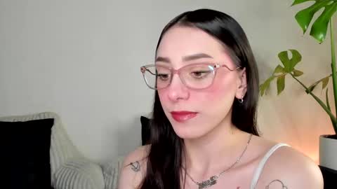 Snapshot of scarett_jackson chatting on 02-22-25, 02:50 Scarett Jackson online show from 02-22-25, 02:50