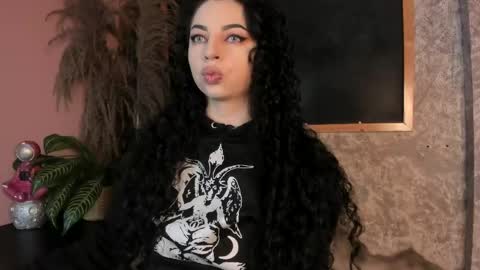 SCARLATTA DESIRE online show from 05-05-26, 03:25
