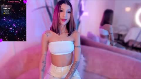 Snapshot of scarleett_johansson chatting on 02-09-25, 08:34 Scarlett online show from 02-09-25, 08:34