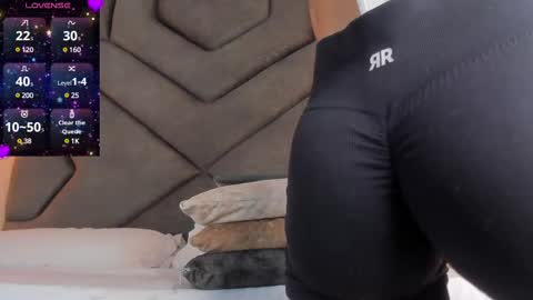 Snapshot of scarleett_johansson chatting on 03-06-25, 01:58 Scarlett online show from 03-06-25, 01:58