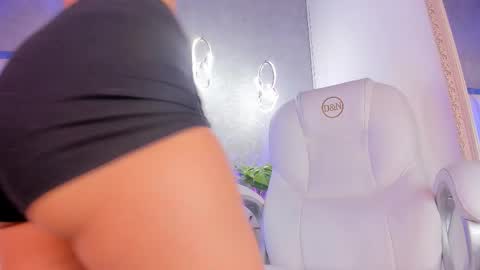 Snapshot of scarleett_johansson chatting on 11-15-25, 05:31 Scarlett online show from 11-15-25, 05:31