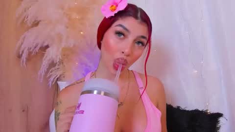 Snapshot of scarleett_jones chatting on 10-11-25, 11:14 scarleett jones online show from 10-11-25, 11:14