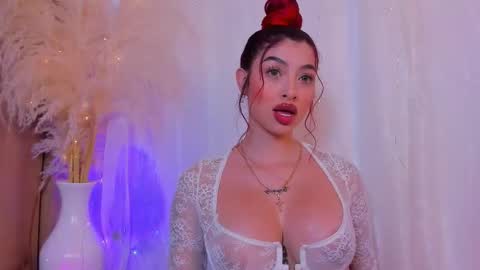 Snapshot of scarleett_jones chatting on 10-22-25, 11:15 scarleett jones online show from 10-22-25, 11:15