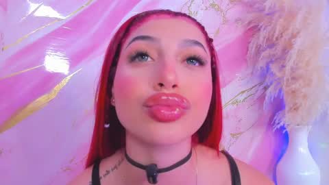 Snapshot of scarleett_jones chatting on 03-30-26, 11:50 scarleett jones online show from 03-30-26, 11:50