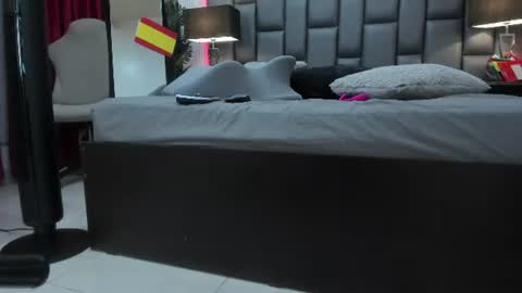 scarlet__milff online show from 07-18-26, 06:45