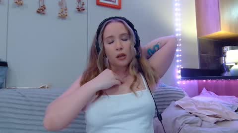 Scarlet Carnal -  online show from 03-09-25, 06:32