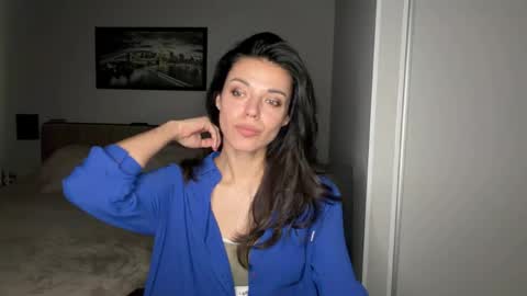 Sophie online show from 05-26-26, 07:37