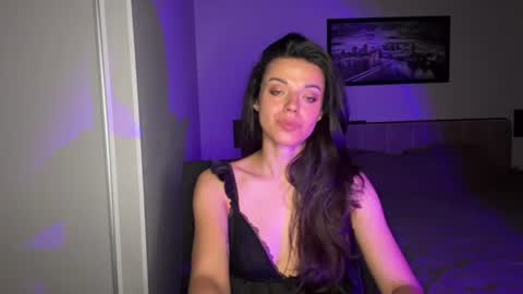 Snapshot of scarlet_daisy_ chatting on 07-21-26, 07:22 Sophie online show from 07-21-26, 07:22