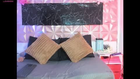 Scarlet  online show from 03-14-26, 12:10