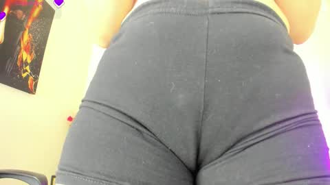 scarlet_hit online show from 11-14-25, 03:49