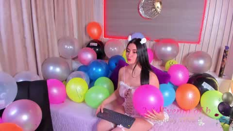 Scarlet  online show from 05-18-26, 03:13