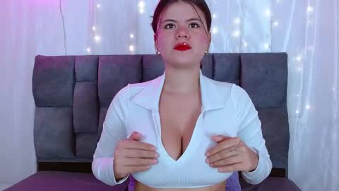 scarlet_sexy12 online show from 04-22-26, 03:57