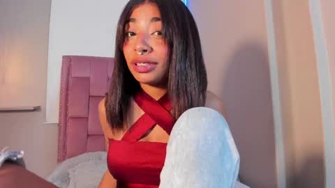 Snapshot of scarlet_vixen_ chatting on 05-08-26, 05:46 scarlet_vixen_ online show from 05-08-26, 05:46
