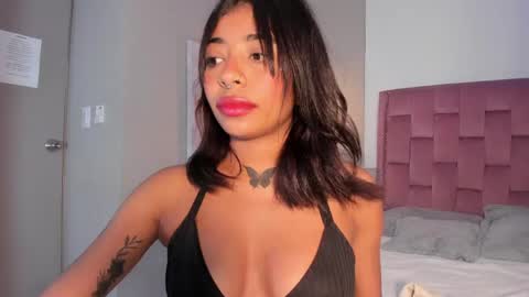 Snapshot of scarlet_vixen_ chatting on 05-10-26, 05:45 scarlet_vixen_ online show from 05-10-26, 05:45