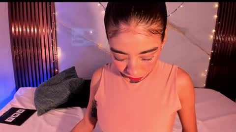 scarlet_vixen_ online show from 07-22-26, 02:31