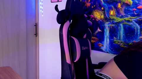 Snapshot of scarletblaze_ chatting on 01-13-26, 06:46 Scarlet online show from 01-13-26, 06:46