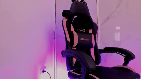 Snapshot of scarletblaze_ chatting on 04-02-26, 12:36 Scarlet online show from 04-02-26, 12:36