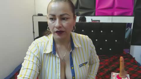 scarletglow1 online show from 01-10-25, 06:28