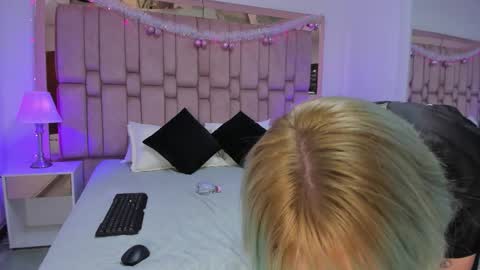 Snapshot of scarletgodd chatting on 12-13-25, 08:04 Scarlet online show from 12-13-25, 08:04