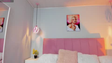 Scarlet  online show from 01-25-25, 08:42