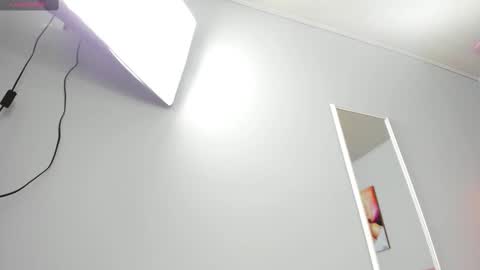 Scarlet  online show from 02-17-25, 04:20