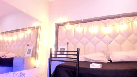 Snapshot of scarlethbigbug chatting on 02-22-26, 01:31 scarlethbigbug online show from 02-22-26, 01:31