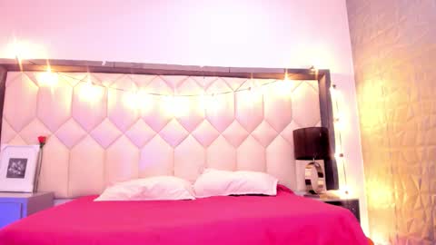 Snapshot of scarlethbigbug chatting on 02-24-26, 11:41 scarlethbigbug online show from 02-24-26, 11:41