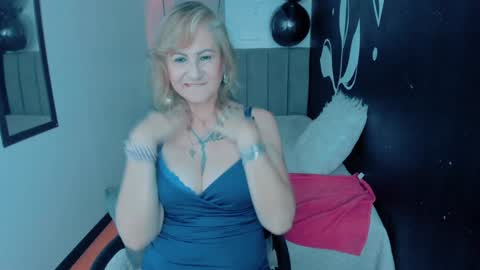 Snapshot of scarlethoot_ chatting on 12-13-24, 03:00 S C A R L E T online show from 12-13-24, 03:00