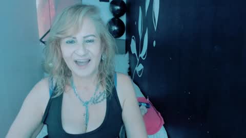 Snapshot of scarlethoot_ chatting on 12-13-24, 06:05 S C A R L E T online show from 12-13-24, 06:05